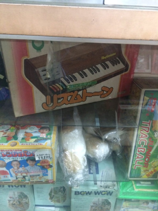 ま⊃つさんのリズムトーン、去年大阪某所で箱入りのものを一台確認しました